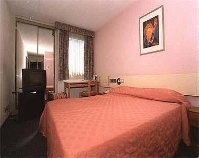 Inuvik Capital Suites Room photo